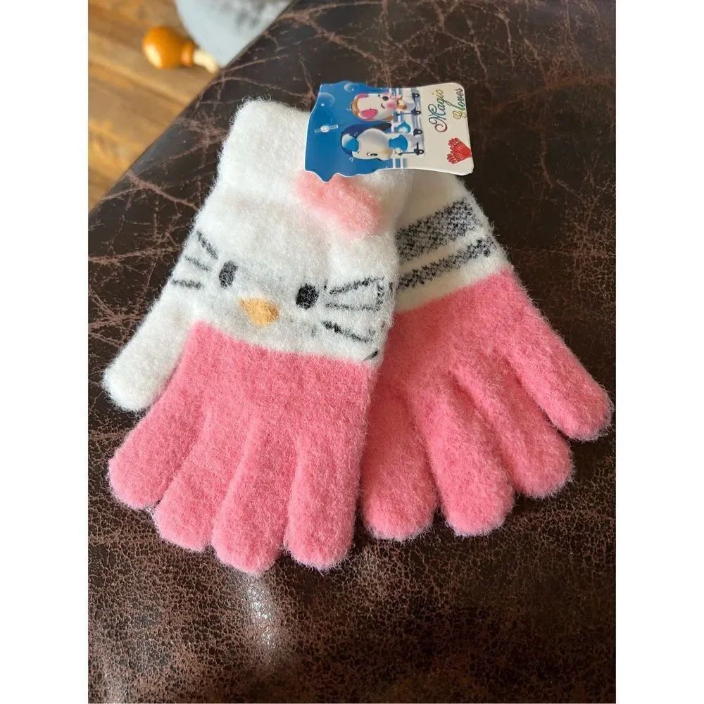 Hello Kitty Kids Plush Gloves